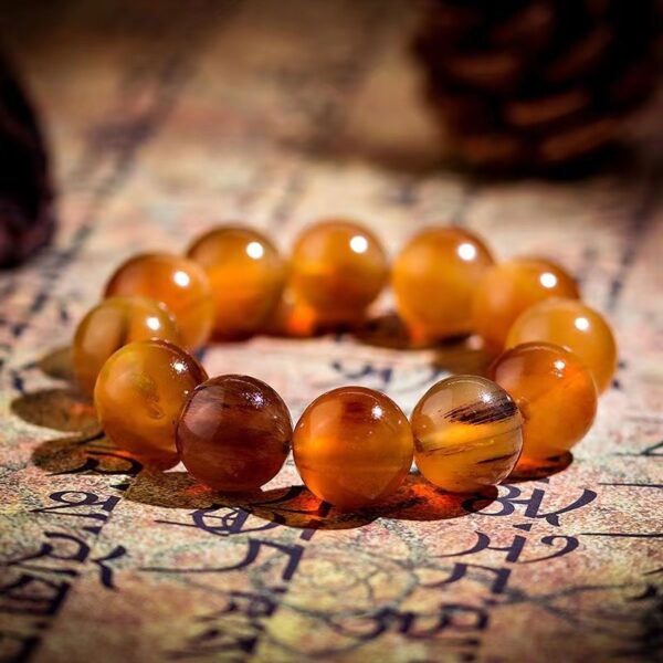 sohvara handcrafted tibetan sheep horn mala with natural streak patterns